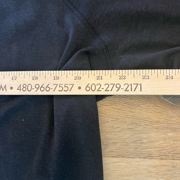 Vuiori women’s size M crew neck super soft lightweight sweatshirt - Picture 5 of 7